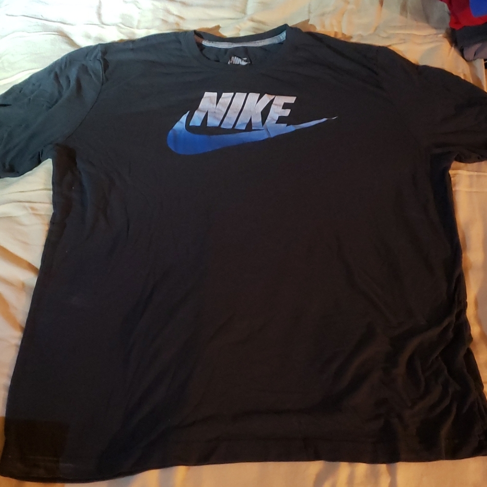 Nike Tee